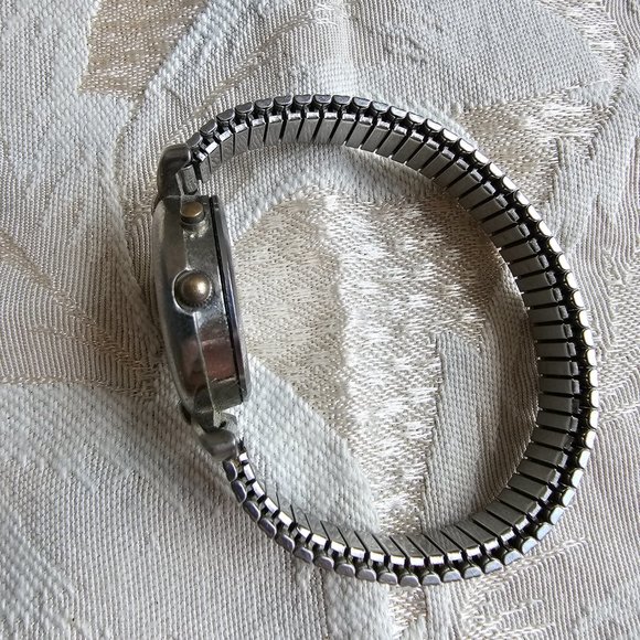 Advance Night Light Quartz Watch with Stretch Band - Picture 8 of 15